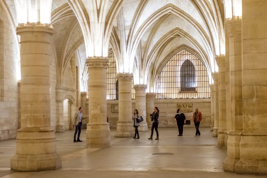Paris: Sainte-Chapelle and Conciergerie Combined Tickets - Entering the Palais de la Cité