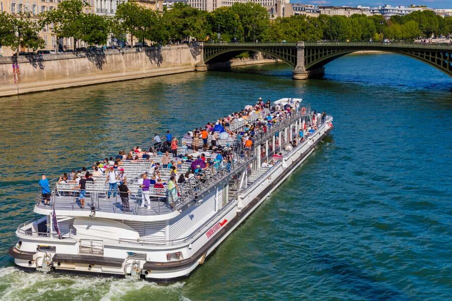 Paris : Scenic Cruise on the Seine River with Champagne - Musée d’Orsay and the Artistic Left Bank