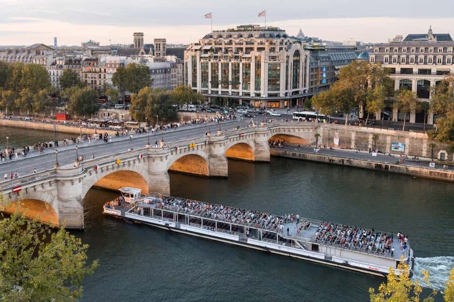 Paris : Scenic Cruise on the Seine River with Champagne - Pont des Arts and the Bridge-to-Bridge View