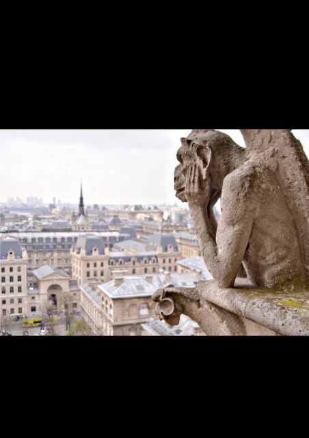 Paris: See 15 to 30 Top Sights with a Fun Guide - Hôtel de Ville and the final Louvre stop