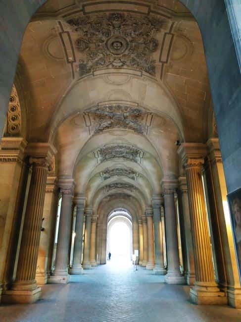 Paris: See 15 to 30 Top Sights with a Fun Guide - Inside Sacré-Cœur for 10 minutes