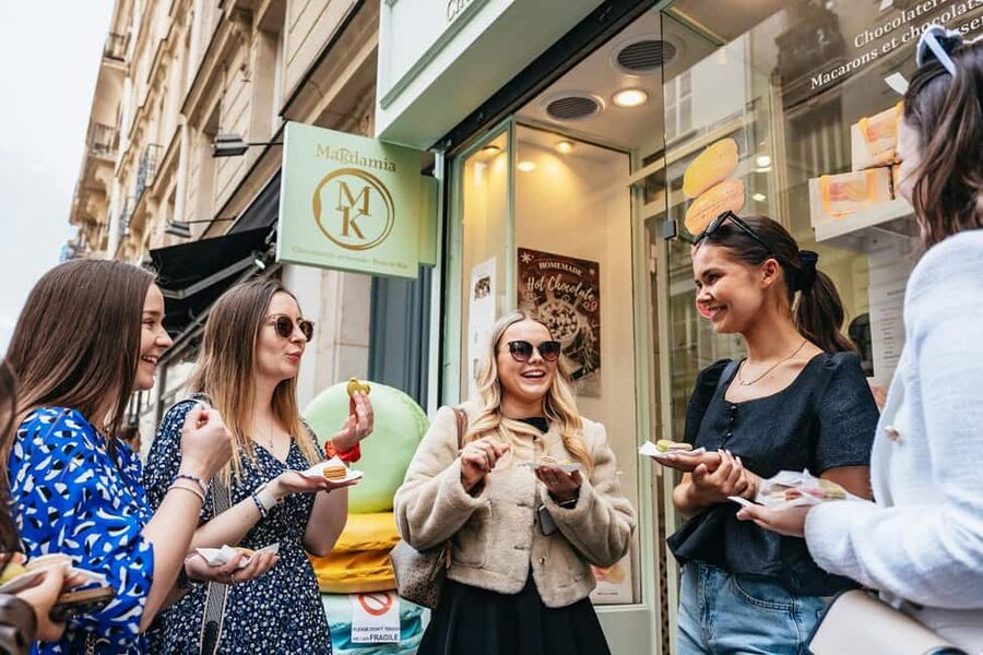 Paris: Seine Cruise and Macaron Tasting by the Eiffel Tower - Key points to know before booking