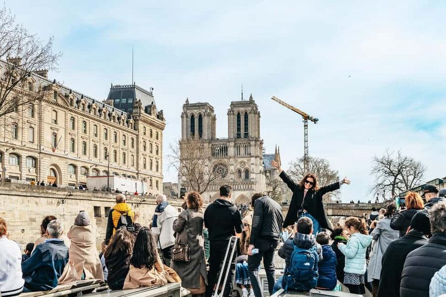 Paris: Seine Cruise and Macaron Tasting by the Eiffel Tower - Practical ways to make the day smoother
