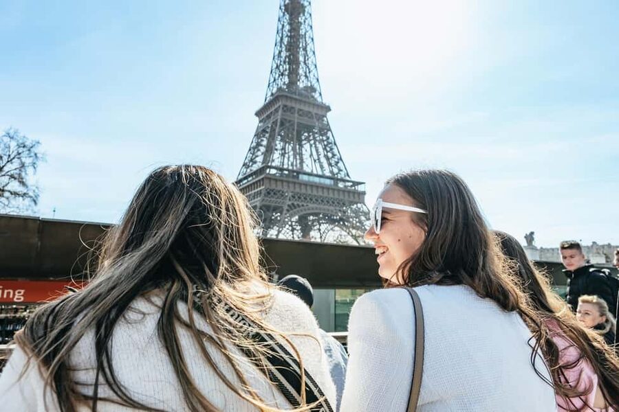 Paris: Seine Cruise and Macaron Tasting by the Eiffel Tower - Should you book the cruise and macarons?