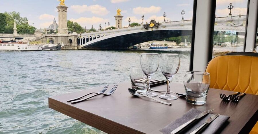 Paris: Seine River Bistronomic Dinner Cruise - Key points to know before booking