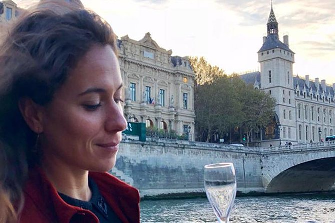 Paris Seine River Champagne Tasting Cruise - Three glasses and a practical lesson in Champagne