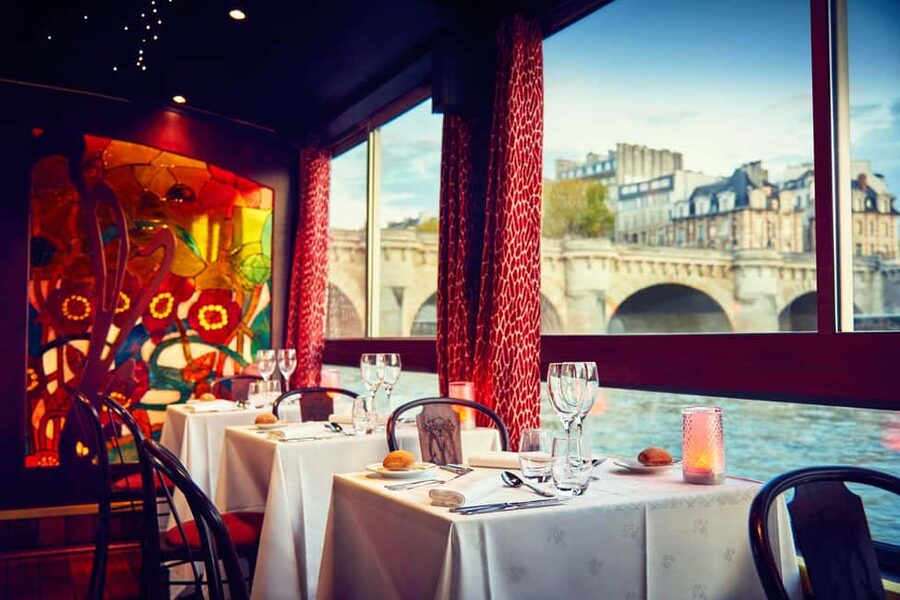 Paris: Seine River Cruise with 3-Course Dinner & Live Music - Key points to know before booking