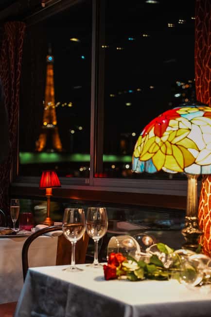 Paris: Seine River Cruise with 3-Course Dinner & Live Music - The Seine itinerary, from the Louvre to the Eiffel Tower