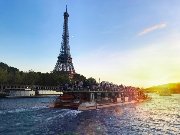 Paris Seine River Sightseeing Cruise with Commentary by Bateaux Parisiens - The Conciergerie, Louvre, and Place de la Concorde