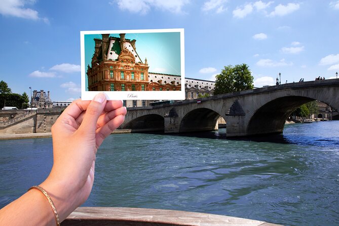 Paris Seine River Sightseeing Cruise with Commentary by Bateaux Parisiens - Choosing the best time to cruise