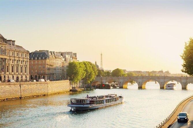 Paris: Seine River Sightseeing Sunset Cruise with Champagne - Key points before you book
