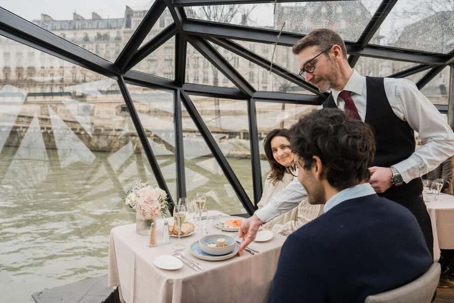 Paris: Sightseeing Cruise on the Seine with 3-Course Lunch - Starting beside Alma Bridge