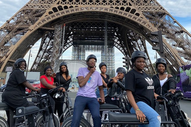 Paris Sightseeing Family Friendly Guided Electric Bike Tour - Across the Seine to the islands