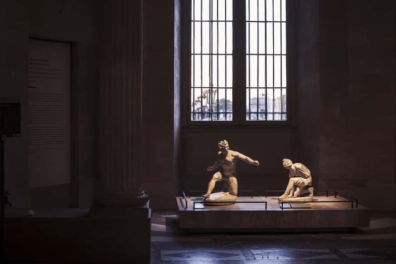 Paris: Skip-the-Line Louvre Highlights Tour with Mona Lisa - Entering the Louvre with a separate entrance