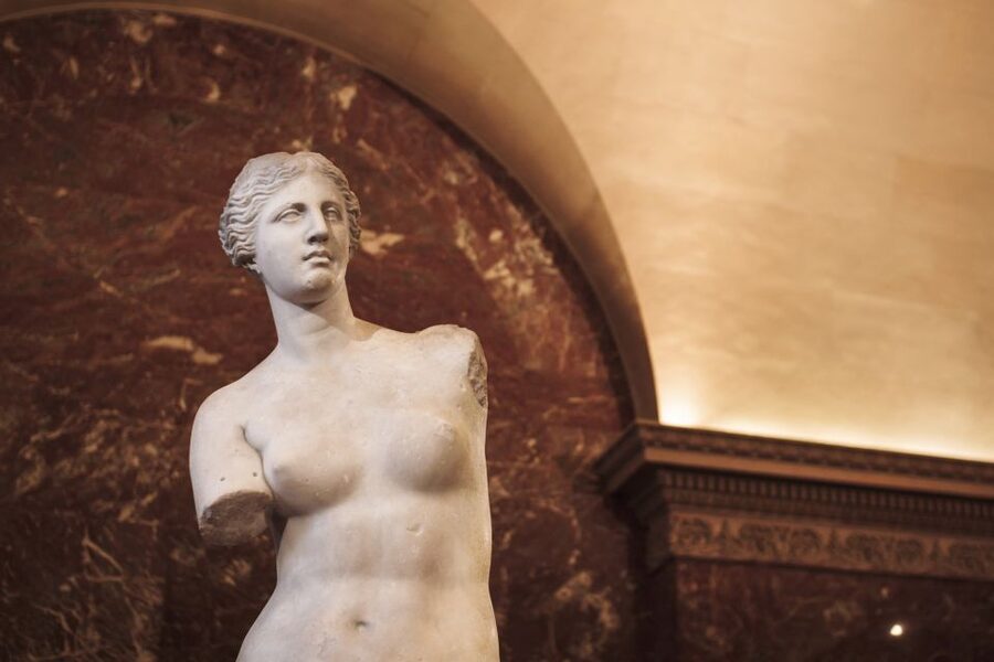 Paris: Skip-the-Line Louvre Highlights Tour with Mona Lisa - The Louvre’s palace setting