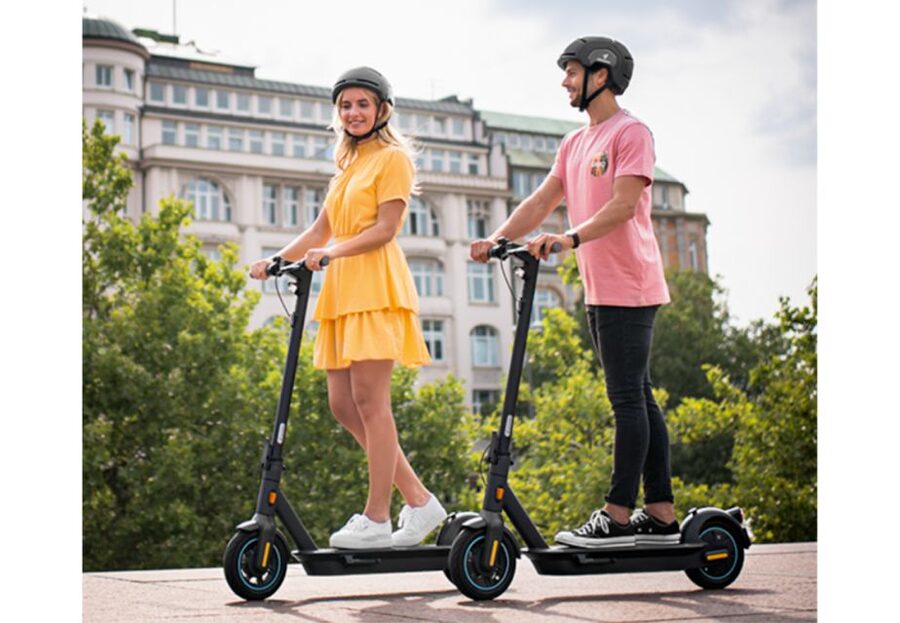 Paris: Small-Group E-Scooter Tour with a Local Guide - What riding the e-scooter is really like