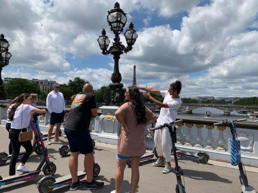 Paris: Small-Group E-Scooter Tour with a Local Guide - Arc de Triomphe and the grand western avenue