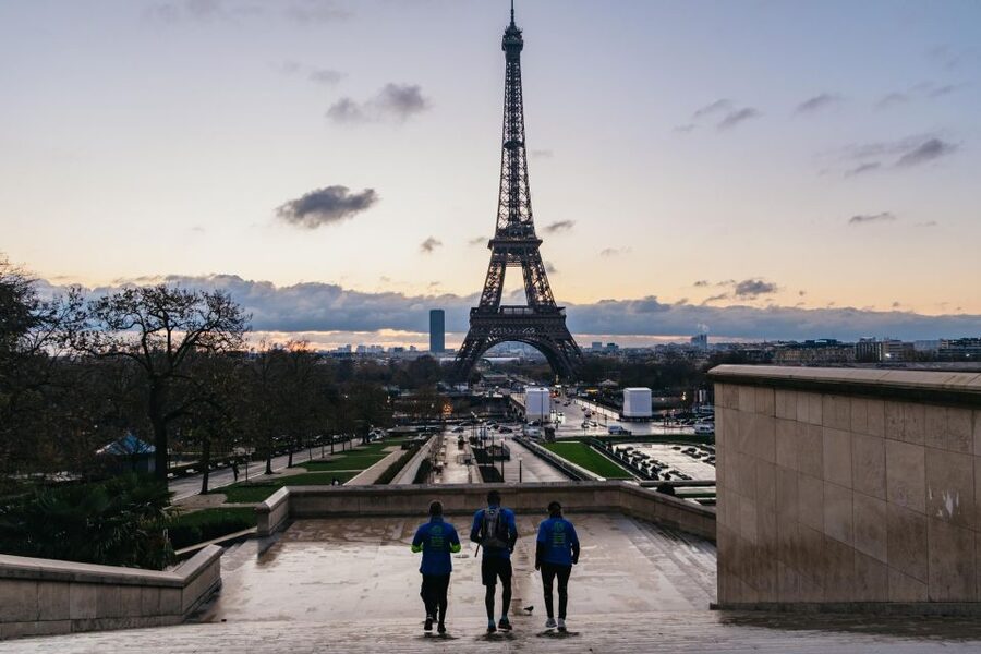 Paris: Sunrise Running and Sightseeing Group Tour - The Louvre and Tuileries Garden before opening time