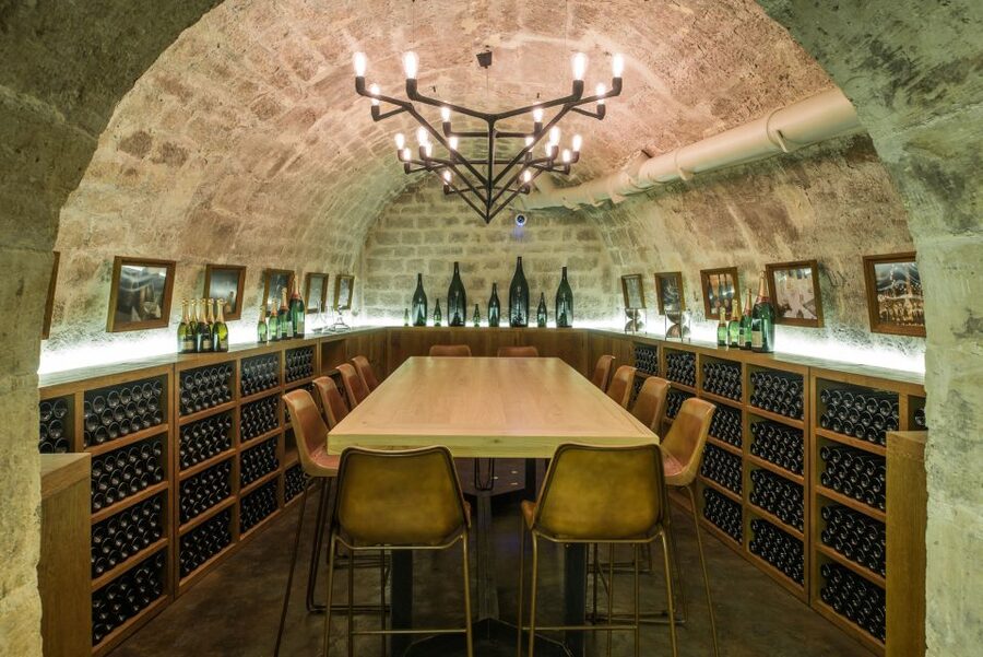 Paris: The Ultimate Wine and Cheese Tasting in English - How this compares with visiting a vineyard