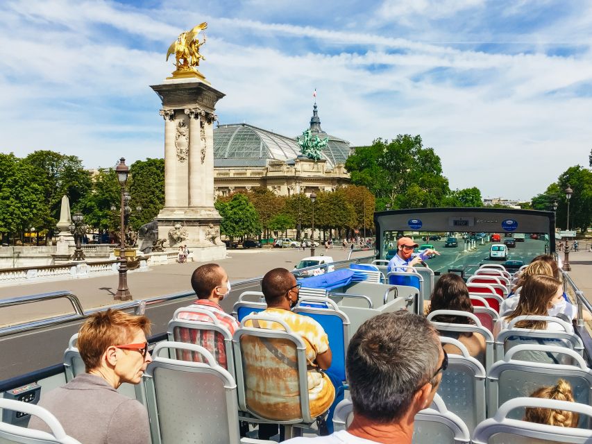 Paris: Tootbus Hop-on Hop-off with optional river cruise - Audio guides, the app, and themed walks