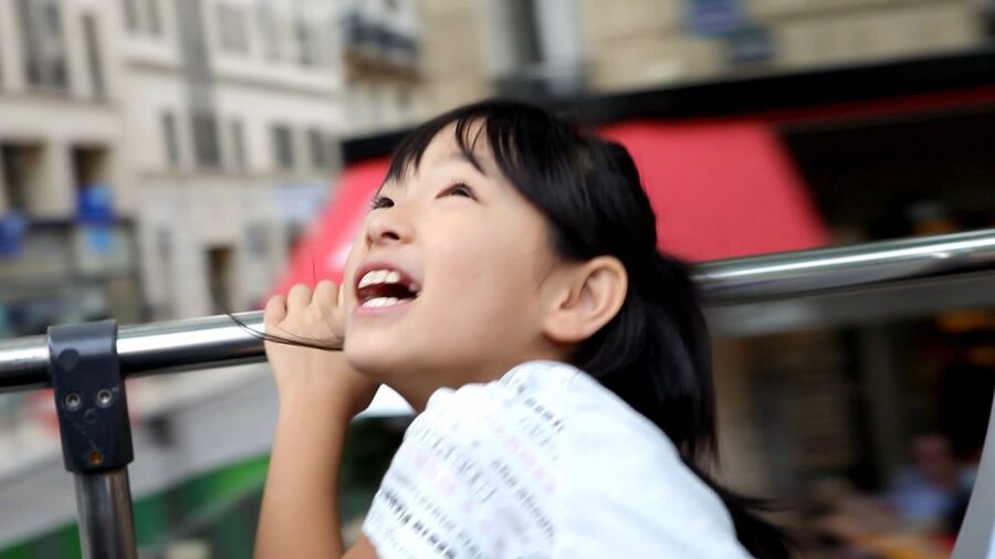 Paris: Tootbus Kids Bus Tour Experience - Keeping children interested for the full ride