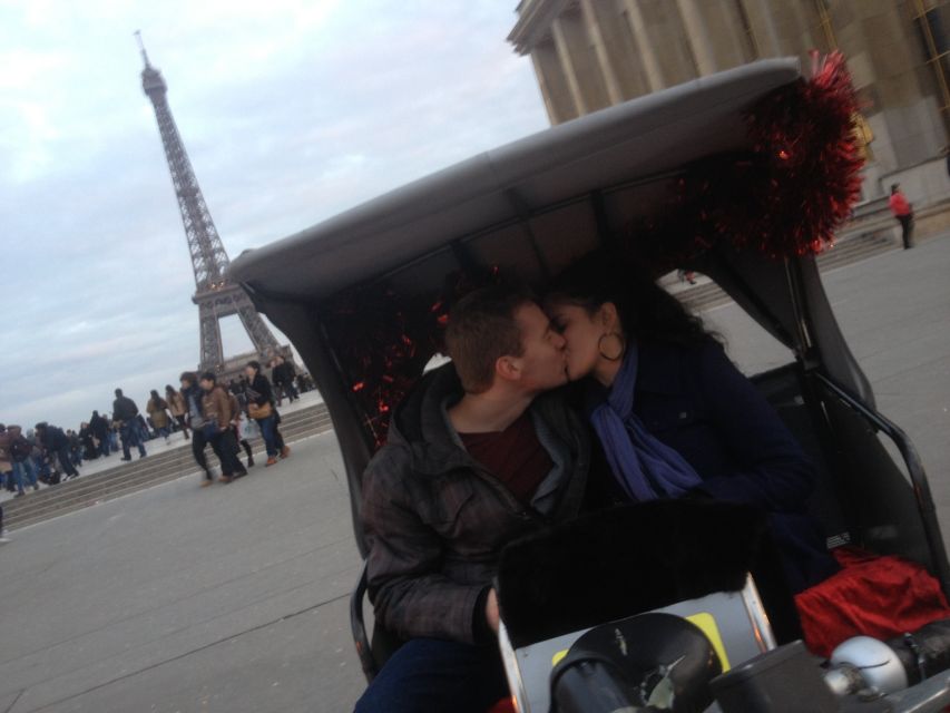 Paris Tuk-Tuk: 2, 4 or 6H First Highlights & Parisian Areas - Arc de Triomphe and the grand avenues