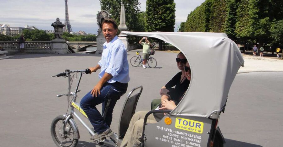 Paris Tuk-Tuk: 2, 4 or 6H First Highlights & Parisian Areas - The Eiffel Tower and Paris views