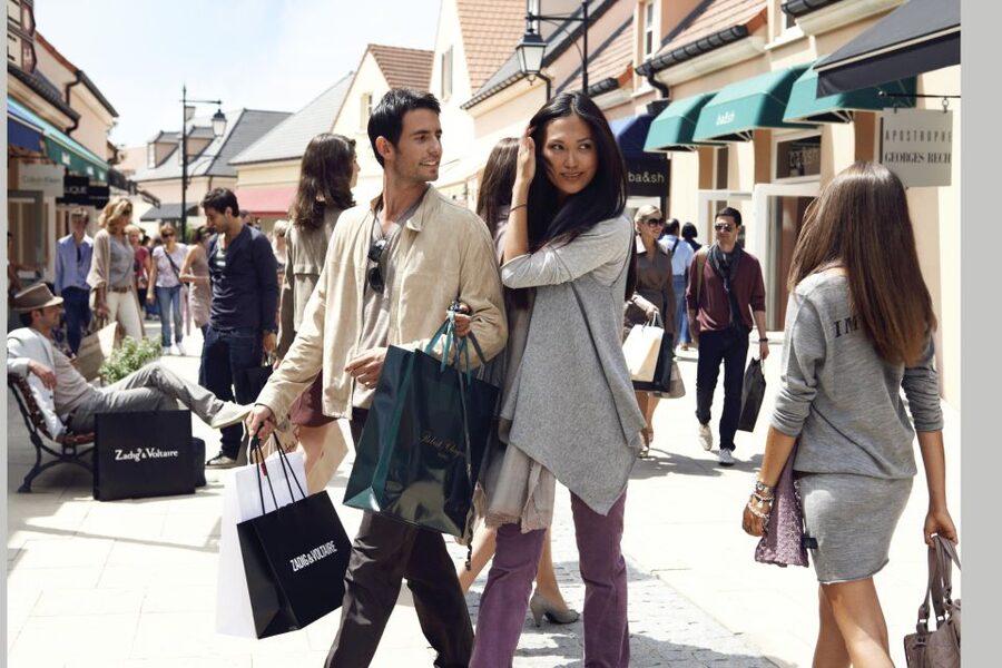 Paris: Vallée Village Outlet Shopping Day - What is missing from the experience