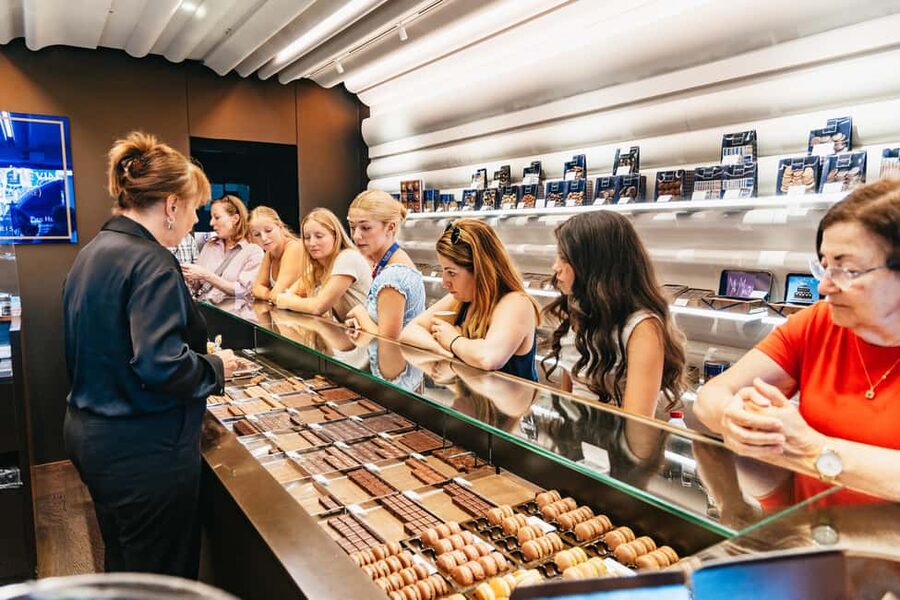 Paris: Walking Food Tour with Cheese, Wine and Delicacies - Is the $148 price worth it?