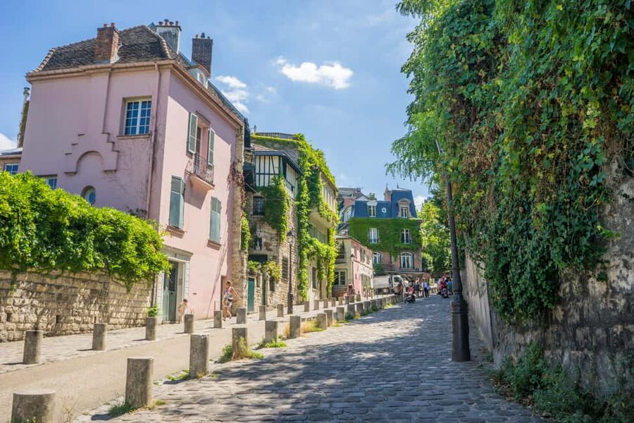 Paris: Walking Tour of Montmartre - Place du Tertre and Montmartre’s Artist Image
