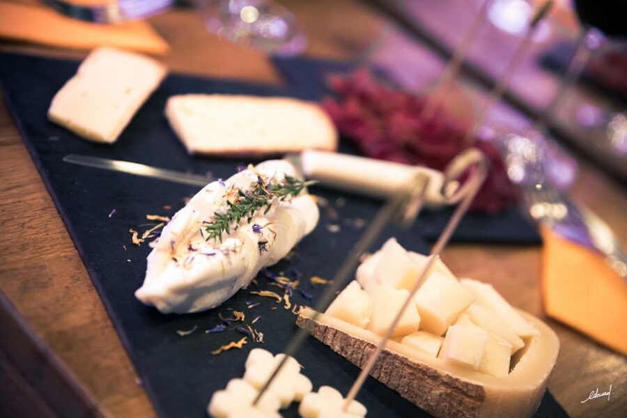 Paris: Wine and Cheese Tasting - What the $76 price includes