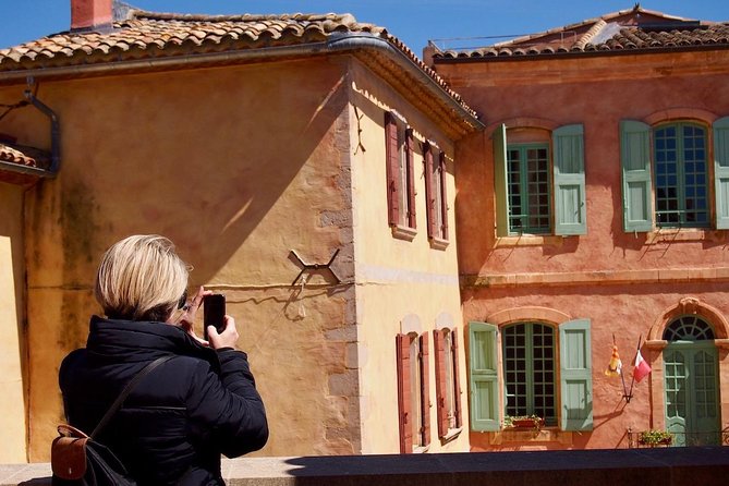 Picturesque Luberon - From AIX-EN-PROVENCE - Roussillon’s ochre cliffs and colorful streets