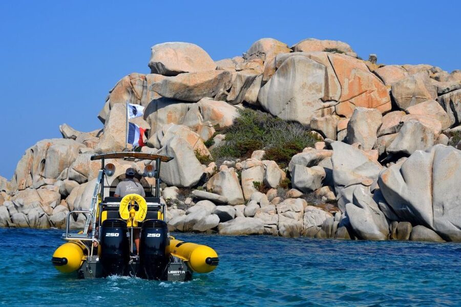 Porto-Vecchio : Discover Nature Through the Lavezzi Islands - A quiet pause at Piantarella Bay