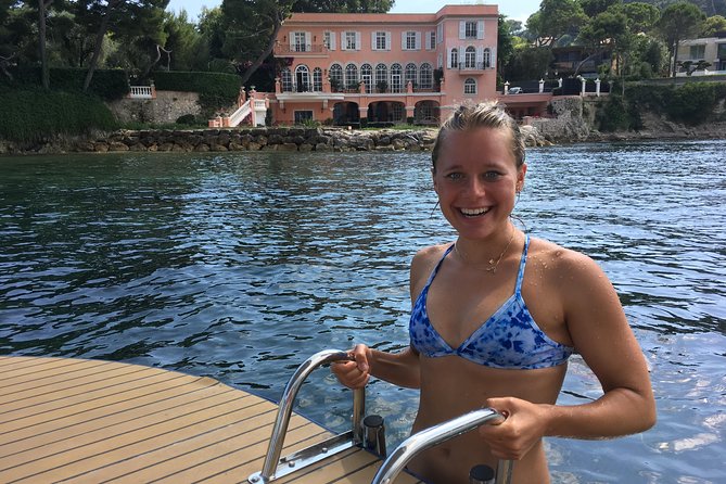 Premium Tour on a Solar Powered Boat - Private Group - Villas seen from the water