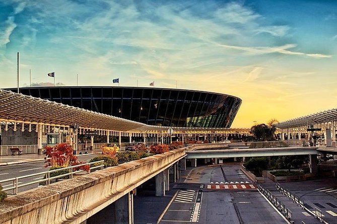 Private Arrival Transfer: Nice Airport to Hotel - What the Vehicle Is Like for Six People