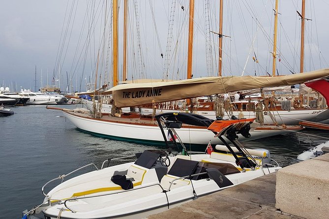 Private Boat Charter in the Bay of St Tropez - An hour in Canoubiers Bay