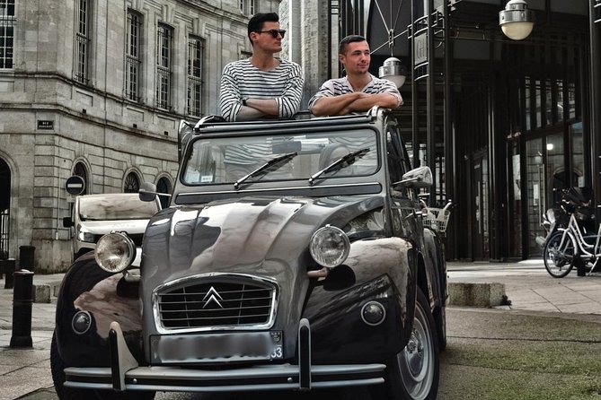 Private City Tour of Bordeaux in a Citroën 2CV - 1h30 - Medieval gates and Romanesque details