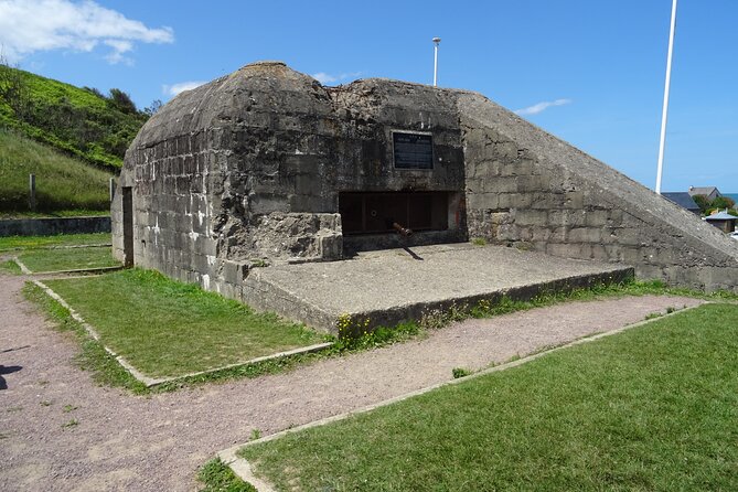 Private Day Tour Omaha beach and Pointe du Hoc - Pointe du Hoc and two days of fighting