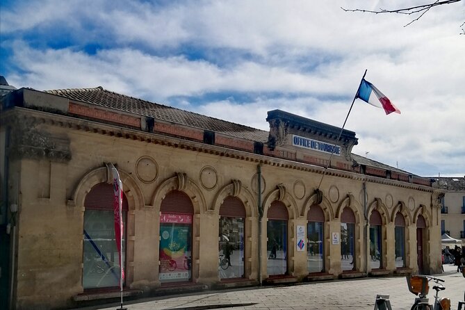 Private Discovery of Montpellier by Bike-Taxi - Jardin des Plantes and the Tour des Pins