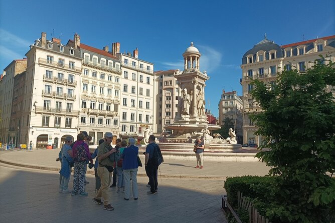 Private guided tour of Lyon - 3 to 4 hours - Going through Lyon’s traboules