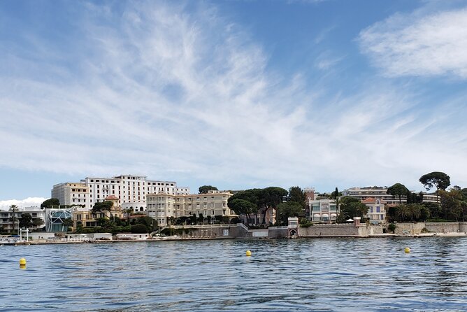 Private Solar Catamaran Cruise in Antibes Juan les Pins - What the private format changes