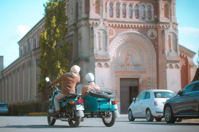 Private tour: visit Deauville in a sidecar - Starting beside the harbor and the Hôtel Normandy