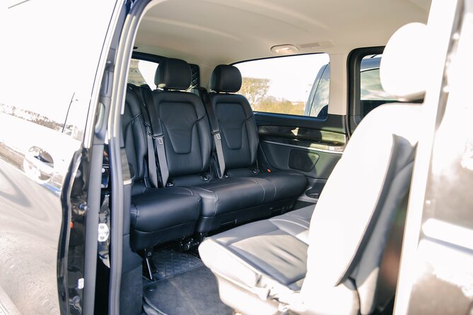 Private Transfers in Paris - What the vehicle and driver service are like