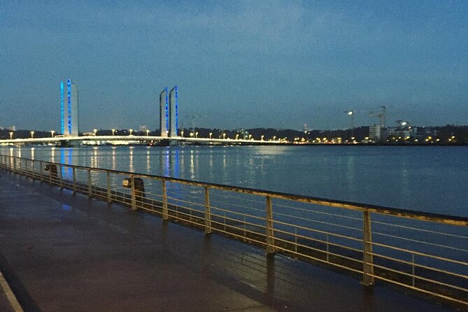 Professional - Bordeaux Wine and Cheese Tasting with a walking tour - Is $78.64 a fair price?