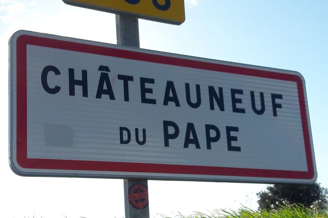 Provence in a Day Trip from Aix - Avignon: two hours for walls, streets, and papal power