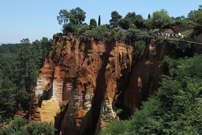 Provence Wineries and Luberon Villages Day Trip from Aix-en-Provence - Roussillon and its ochre-colored setting