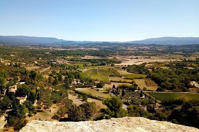 Provence Wineries and Luberon Villages Day Trip from Aix-en-Provence - What the minibus time is really like