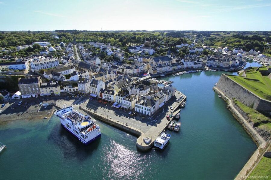 Quiberon: Ferry tickets from/to Belle-Île-en-Mer, Le Palais - Walking and cycling across Belle-Île-en-Mer