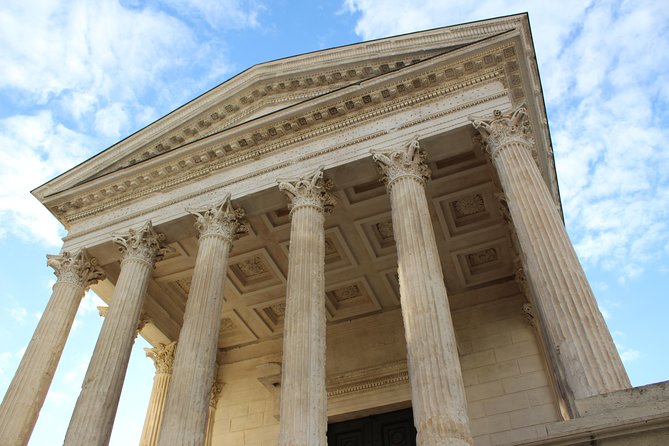 Roman Sites and Historical Places Day Trip from Avignon - Meeting the guide and crossing Provence