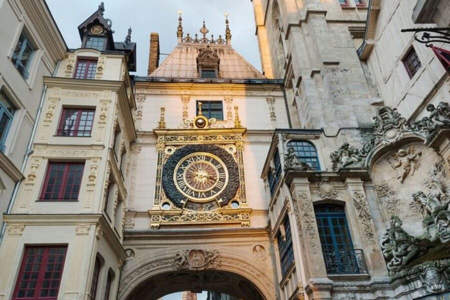 Rouen: Private custom tour with a local guide - Starting in central Rouen